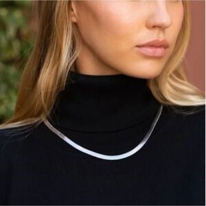 JENNIFER ZEUNER Women’s Silver Plated Hamilton Herringbone Necklace